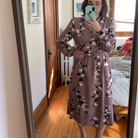 Retro Style Lavender Midi Wrap Dress - Picture 4 of 5
